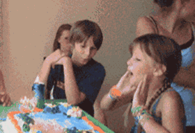 生日派对按人吃蛋糕