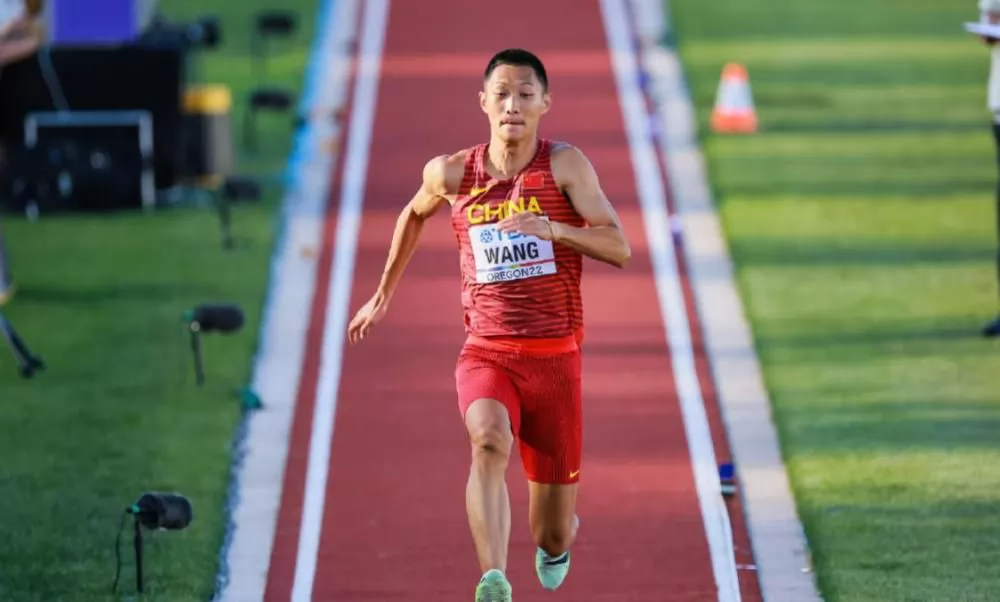 中国男子跳远世锦赛历史首金！王嘉男最后一跳8米36绝杀夺冠