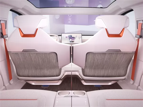 长安发布诸葛智能品牌 首款车型CD701亮相：前排可左右互通